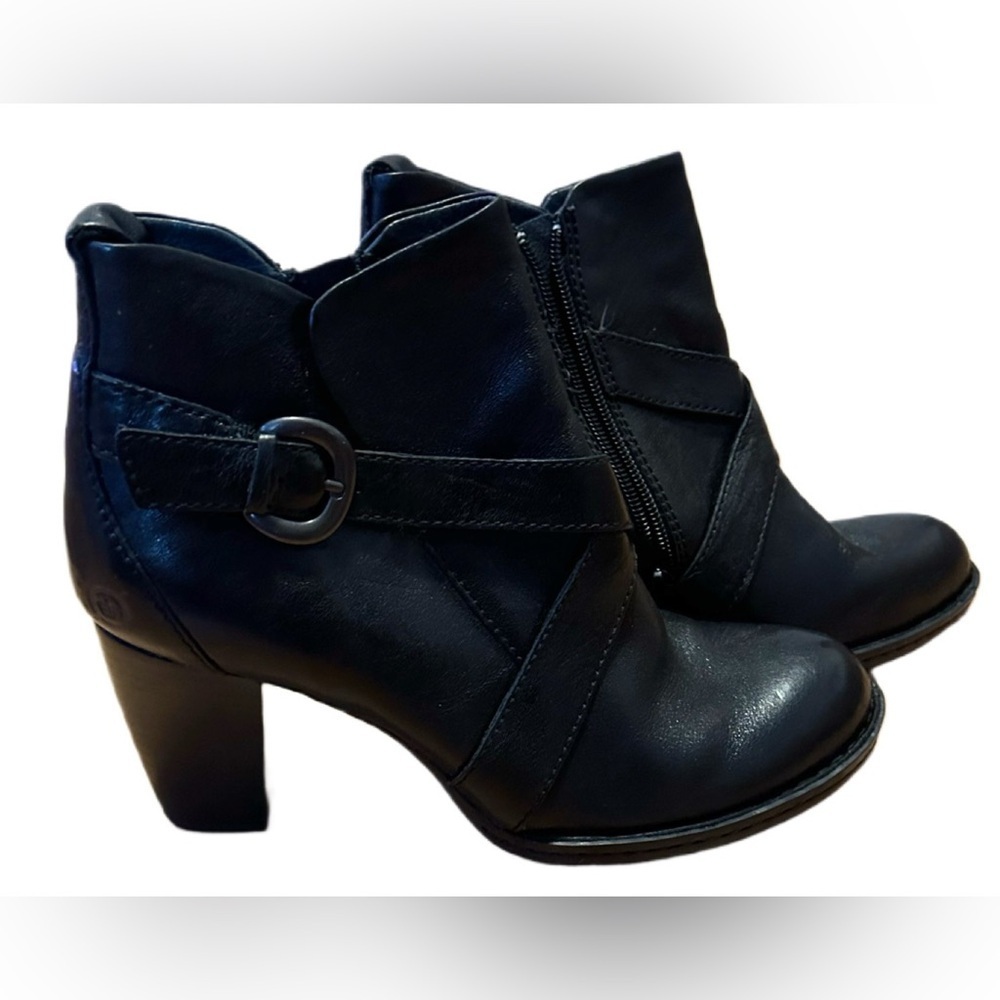 Born Women’s Black Leather Ankle Boots Size 8.5 M - Stylish Block Heel Buckle - Picture 2 of 9